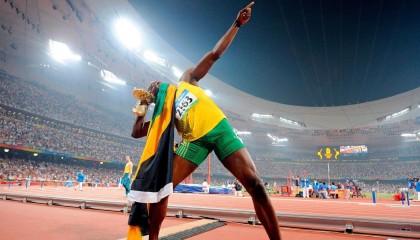 开云体育全站-罗伯特·莱万连续3场破门，刷新个人纪录，罗伯特·莱基